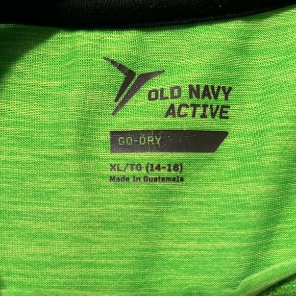 𝅺OLD Navy Active Go Dry T-Shirt - Picture 3 of 5
